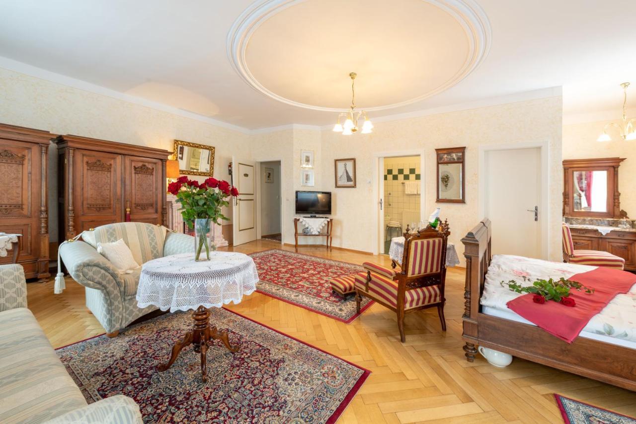 Schlosshotel Rosenau Superior Schloss Rosenau Экстерьер фото